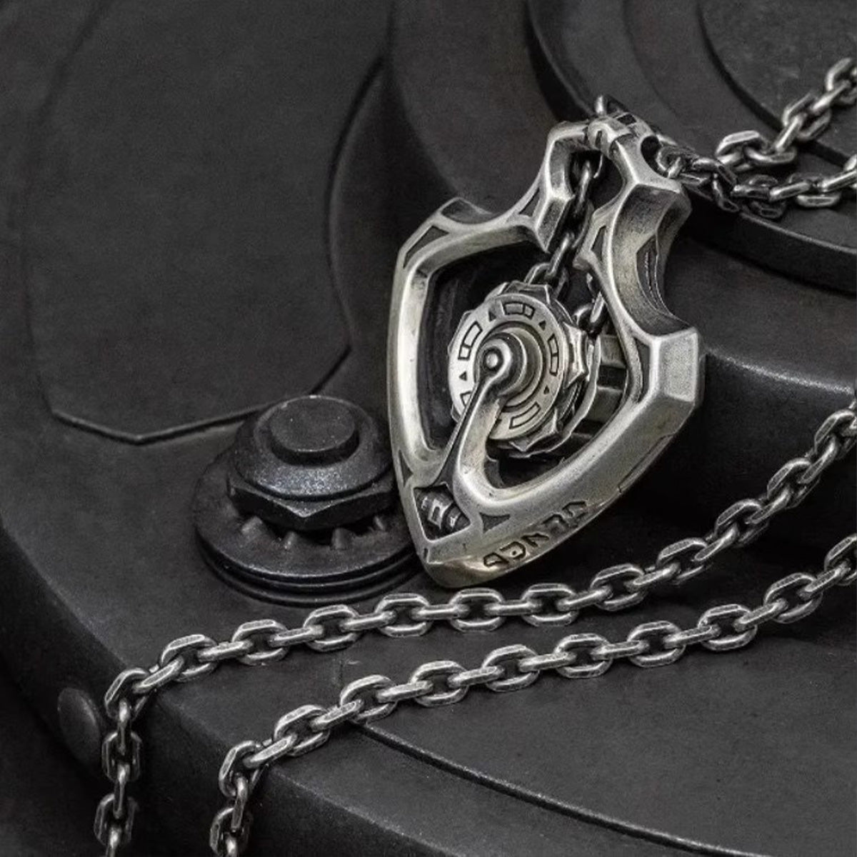 Vintage Time Traveler Spinnable Gear Necklace - Gothic Punk Biker Style Pendant | Trendy Dark Accessory