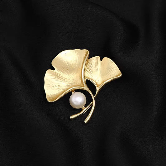 Elegant Ginkgo Pearl Brooch - Matte Gold Minimalist Suit Pin, Perfect for Office & Formal Looks